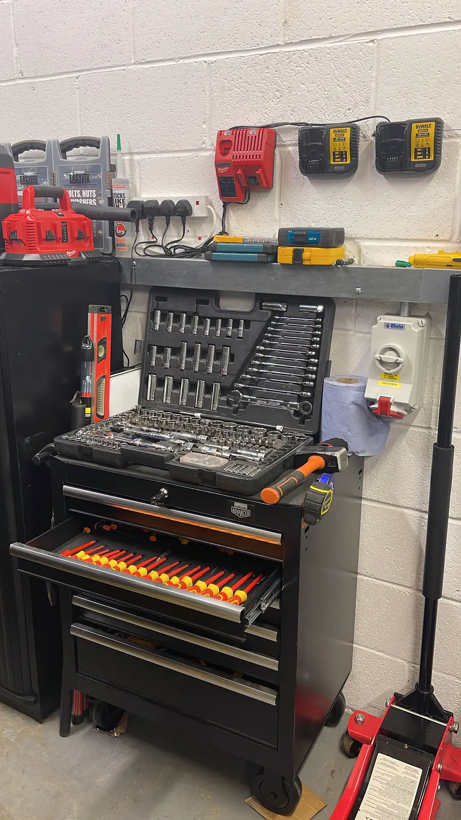 Organised parts and tools in the RedteQ workshop